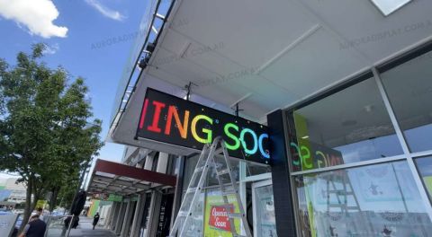 2600x850mm Outdoor Double Sided LED Screen for Daylight Cafe in Dandenong