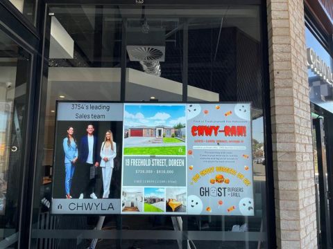 2x1 Meter High Brightness LCD Screen for Real Estate Agency