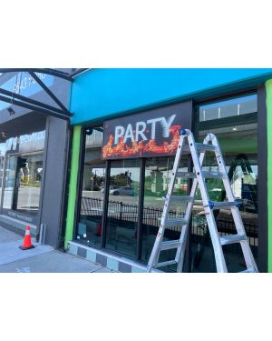 200x85cm outdoor normal resolution LED screen for restaurant in Clayton station